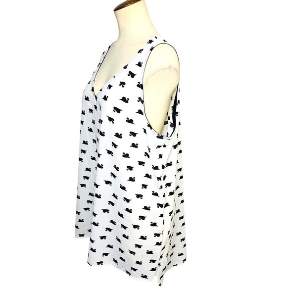 MERCER & Madison White Black Swans Prints Flowy Tunic Tank Hi Low V Neck Sz M/L - Picture 2 of 9